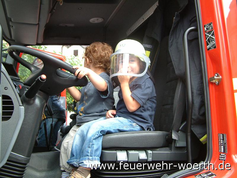 2009.09.20 Kreisfeuerwehrtag Fahrzeugausstellung 009.jpg